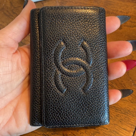 💯 AUTH. Chanel vintage black caviar leather key holder /keychain - Picture 2 of 12